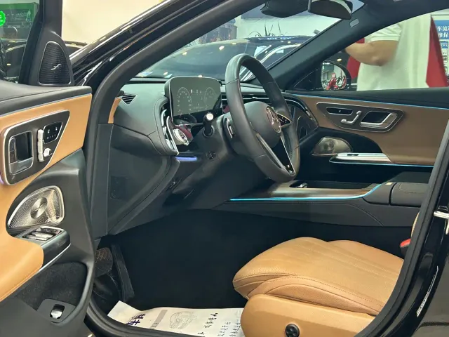 Mercedes-Benz E-Class — Фото автомобиля 9