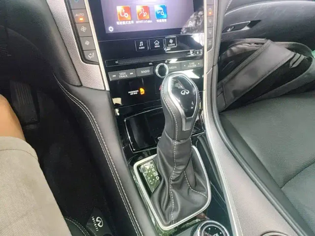 Infiniti Q50L — Фото автомобиля 13