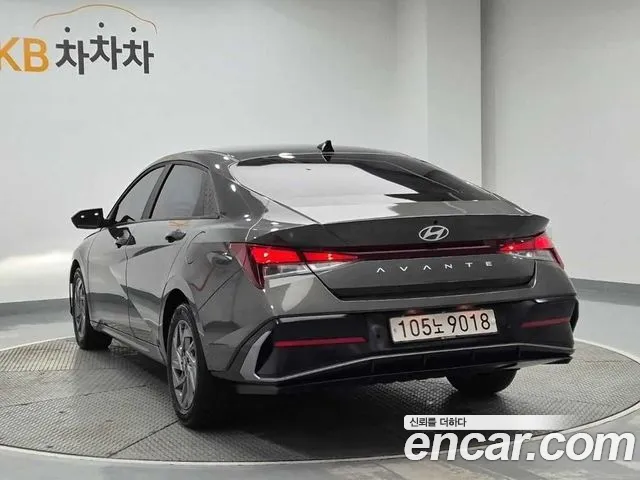 Hyundai Avante CN7 — Фото автомобиля 2