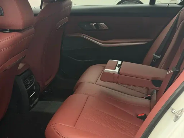 BMW 3 Series — Фото автомобиля 8