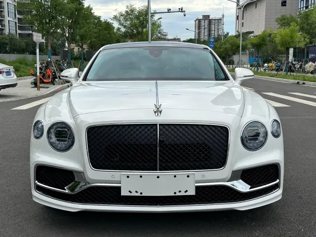 Bentley Flying Spur — Фото автомобиля 2