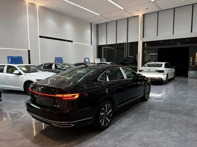 Volkswagen Passat — Фото автомобиля 7