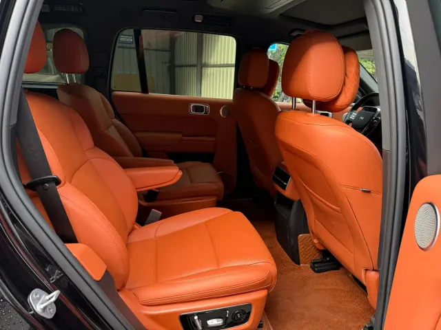 Li Auto L8 — Фото автомобиля 9