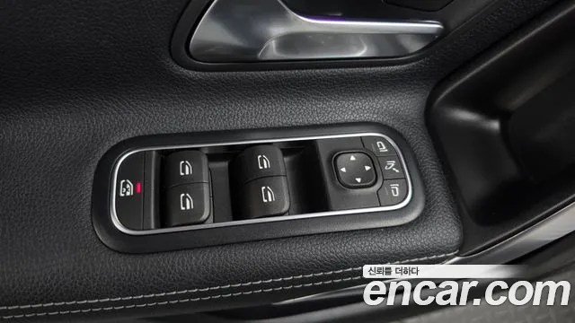 Mercedes-Benz A-Class — Фото автомобиля 27