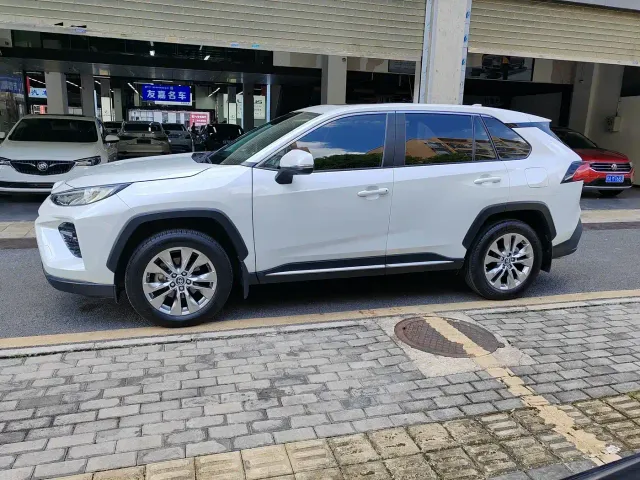 Toyota Wildlander — Фото автомобиля 3