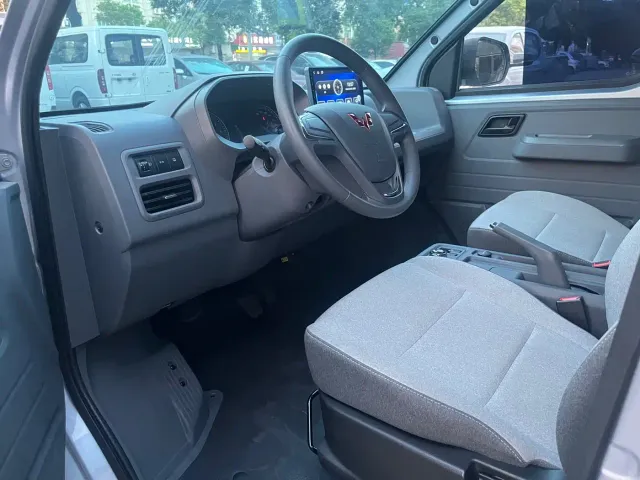 Wuling Yangguang — Фото автомобиля 8