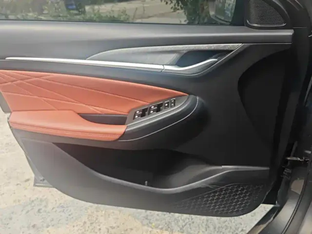 Changan Eado — Фото автомобиля 7