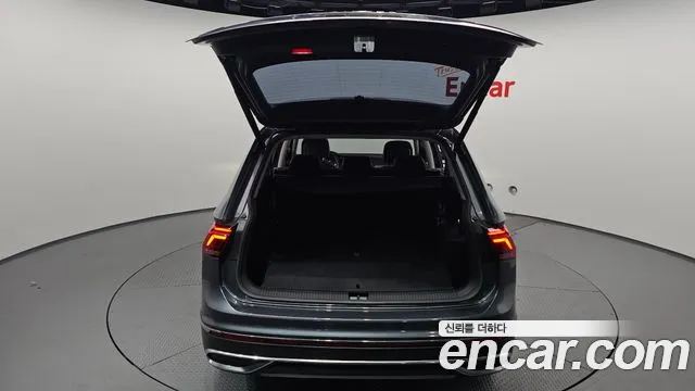 Volkswagen Tiguan — Фото автомобиля 20