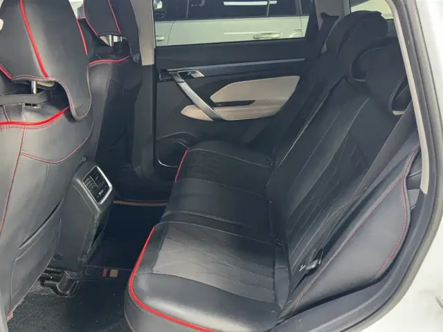 Geely Boyue — Фото автомобиля 13