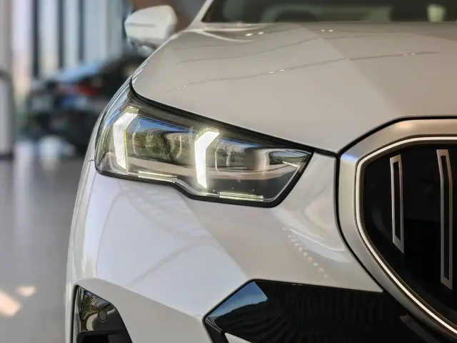 BMW 5 Series — Фото автомобиля 9