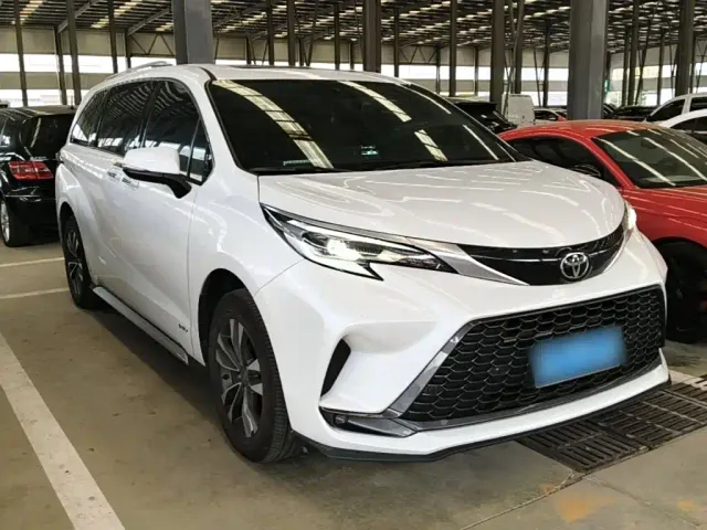 Toyota Granvia — Фото автомобиля 3