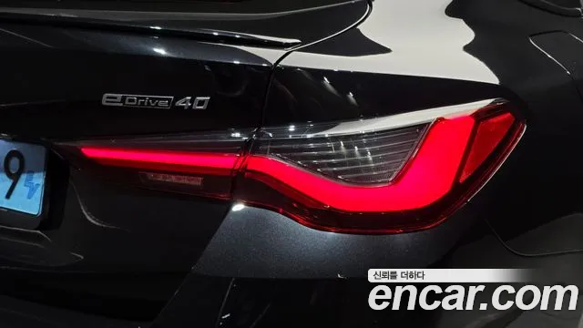 BMW i4 — Фото автомобиля 23
