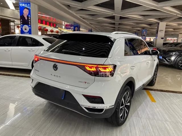 Volkswagen T-Roc — Фото автомобиля 4