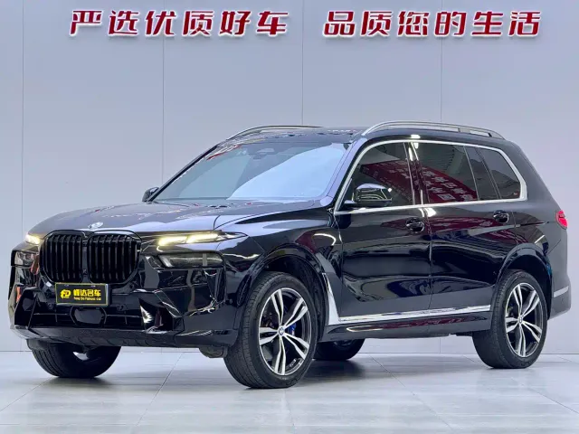 Фотография автомобиля — BMW X7