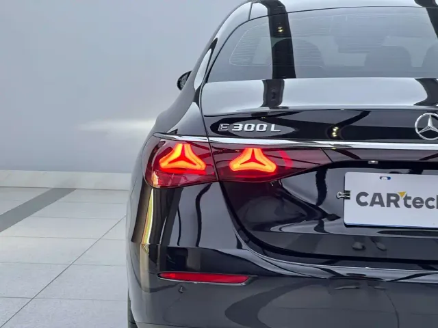 Mercedes-Benz E-Class — Фото автомобиля 6
