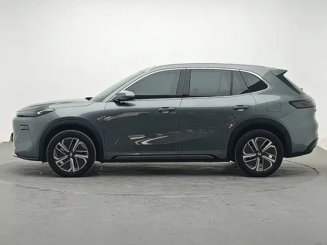 Geely Galaxy Starship 7 EM-i — Фото автомобиля 2