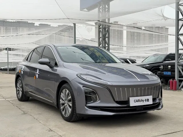 Hongqi E-QM5 — Фото автомобиля 3