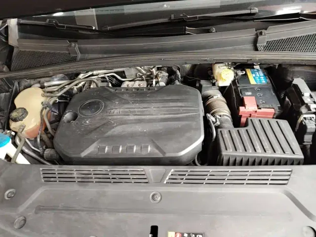 Roewe iMAX8 — Фото автомобиля 19