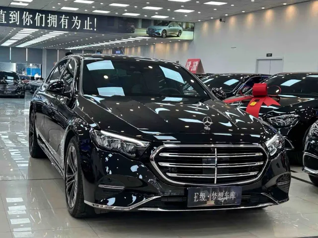 Mercedes-Benz E-Class — Фото автомобиля 2