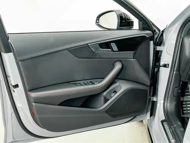 Audi A4L — Фото автомобиля 17