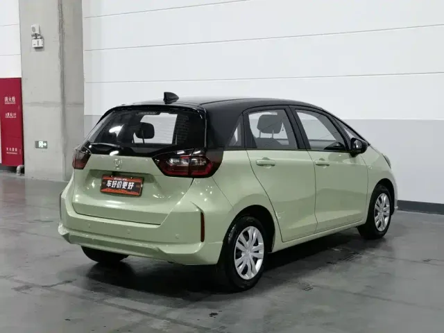 Honda Fit — Фото автомобиля 2