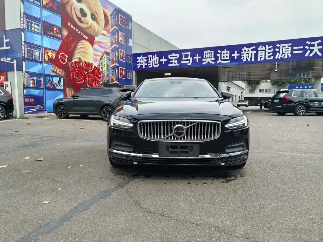 Volvo S90 — Фото автомобиля 2