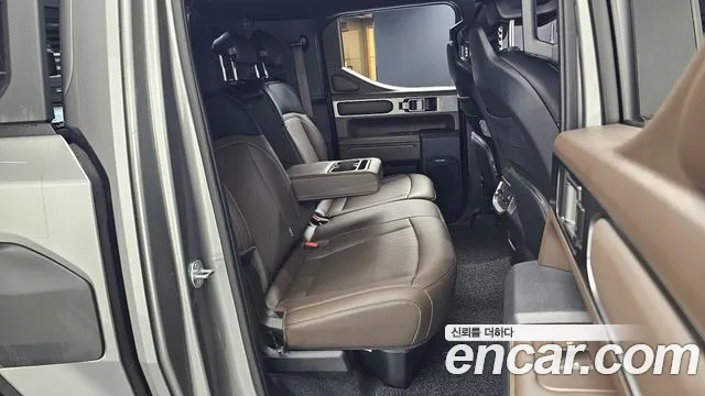 Kia Tasman Tasman 2.5T Бензин 4WD — Фото автомобиля 11