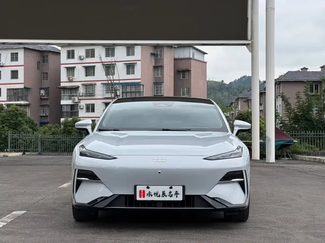 Geely Galaxy E8 — Фото автомобиля 2