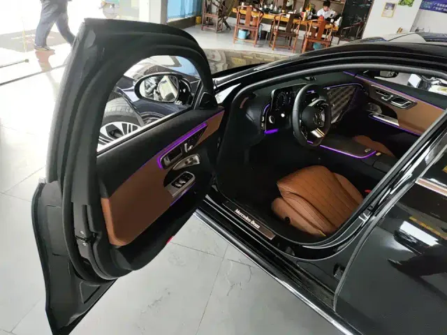 Mercedes-Benz E-Class — Фото автомобиля 8