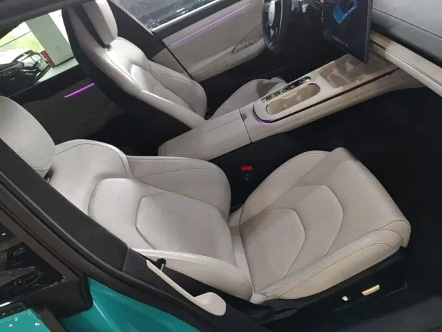 Xiaomi SU7 — Фото автомобиля 24