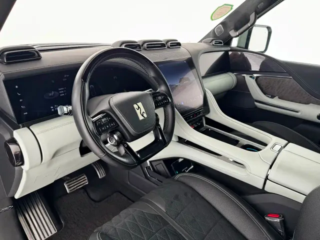 BYD U8 — Фото автомобиля 13