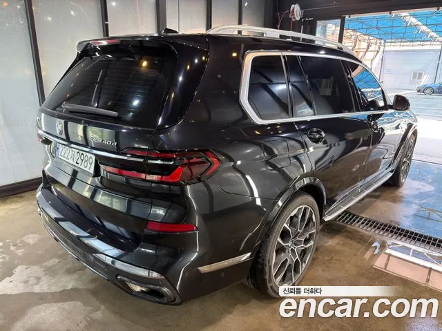 BMW X7 — Фото автомобиля 2