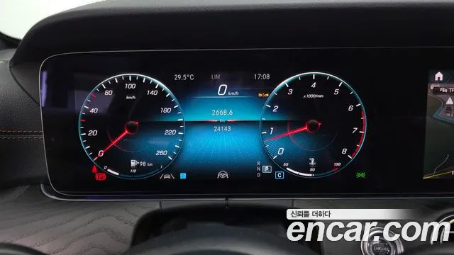 Mercedes-Benz E-Class — Фото автомобиля 6