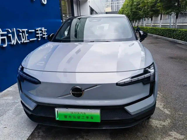 Volvo EX30 — Фото автомобиля 2