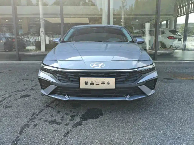 Hyundai Elantra — Фото автомобиля 4