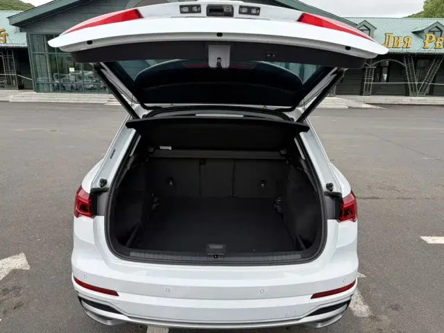 Audi Q3 — Фото автомобиля 10
