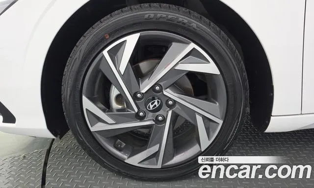 Hyundai Avante — Фото автомобиля 5