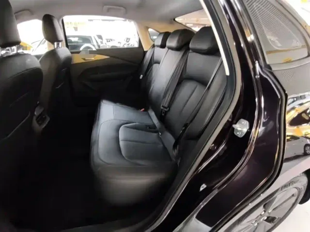 Wuling Starlight — Фото автомобиля 16