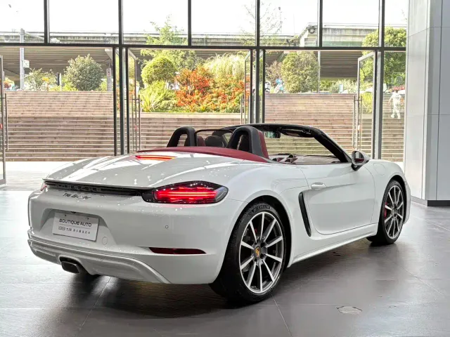Porsche 718 — Фото автомобиля 6