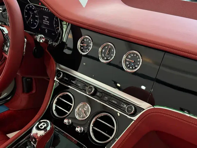 Bentley Continental — Фото автомобиля 14