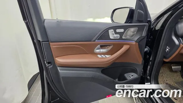 Mercedes-Benz GLS-Class — Фото автомобиля 23