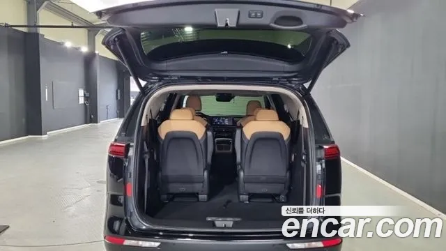 Kia Carnival Generation 4 — Фото автомобиля 12