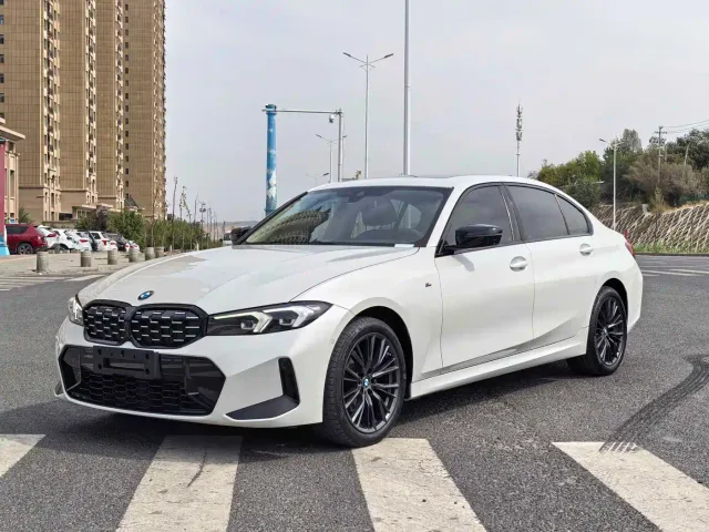 Фотография автомобиля — BMW 3 Series