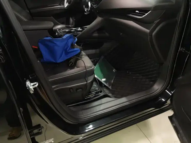 Buick Envision Plus — Фото автомобиля 8