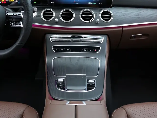 Mercedes-Benz E-Class — Фото автомобиля 13