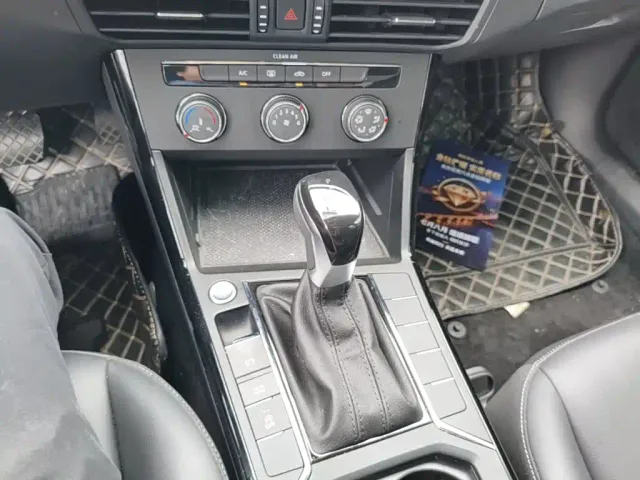 Volkswagen Passat — Фото автомобиля 13