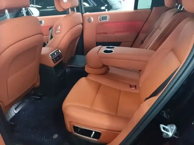 Li Auto L7 — Фото автомобиля 16