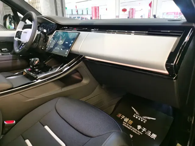 Land Rover Range Rover Sport — Фото автомобиля 15