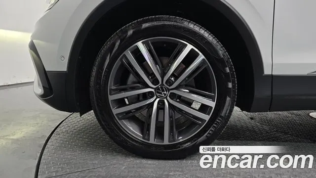 Volkswagen Tiguan — Фото автомобиля 5
