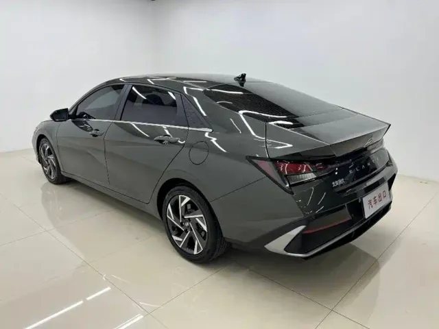 Hyundai Elantra — Фото автомобиля 6